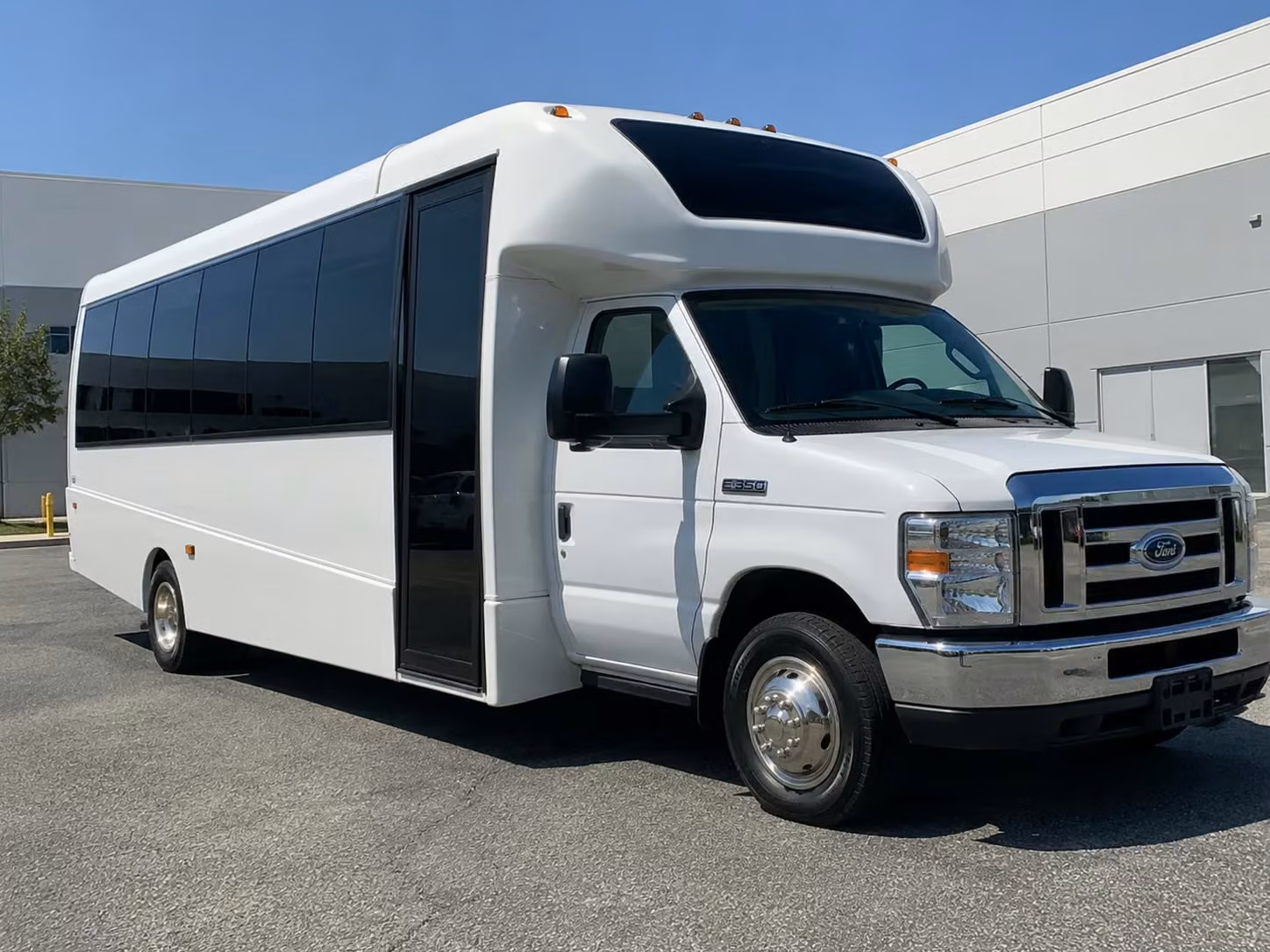 15 passenger minibus